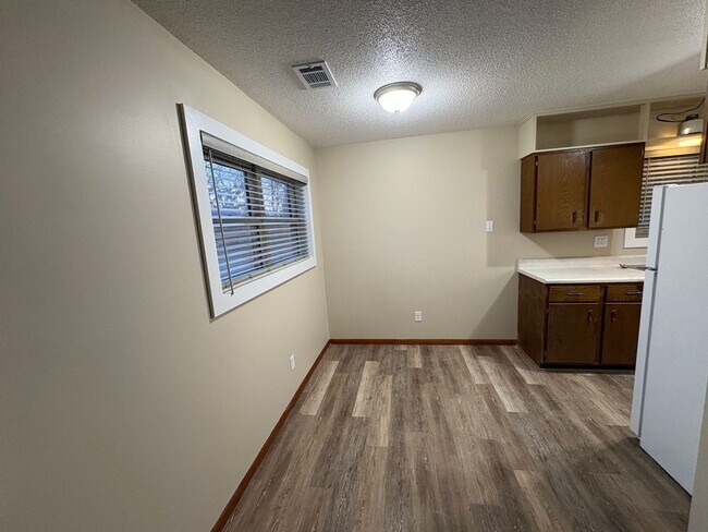 Photo - Available May 6th! Remodeled 1 bedroom unit