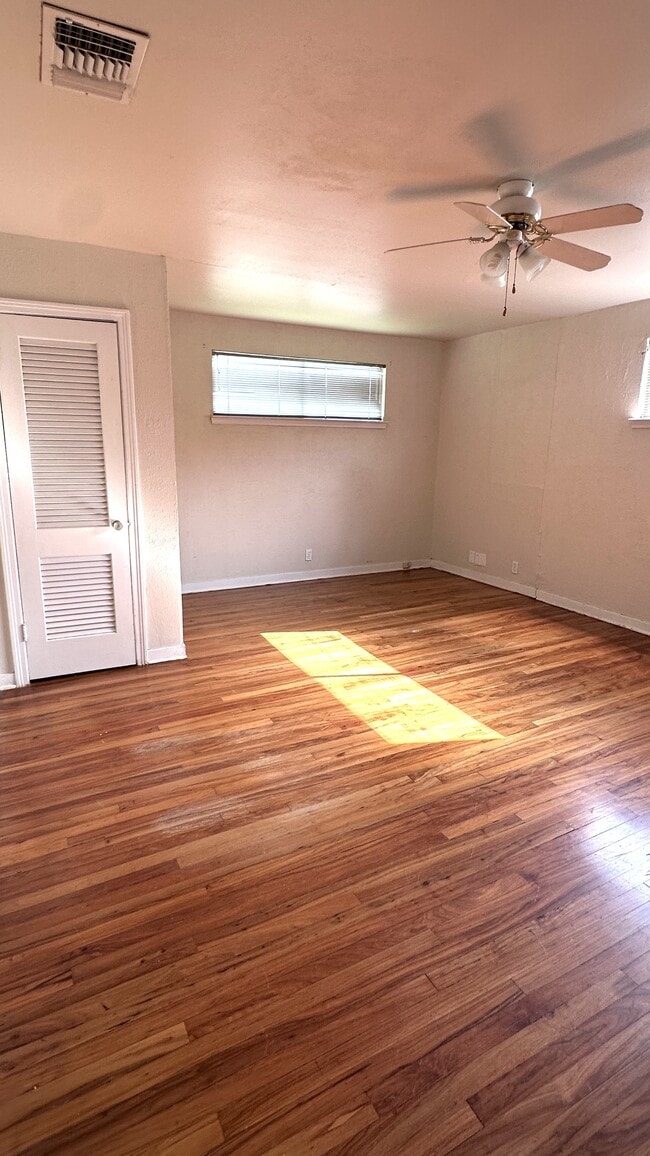 Photo - 213 Doddridge St