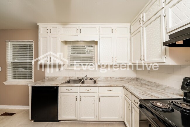 Photo - 1119 Startrek Ln