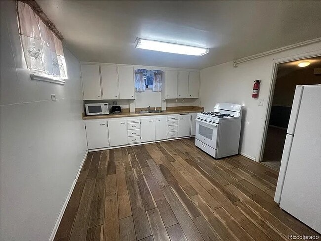 Gas Stove - 1210 Vance St Unit Vance