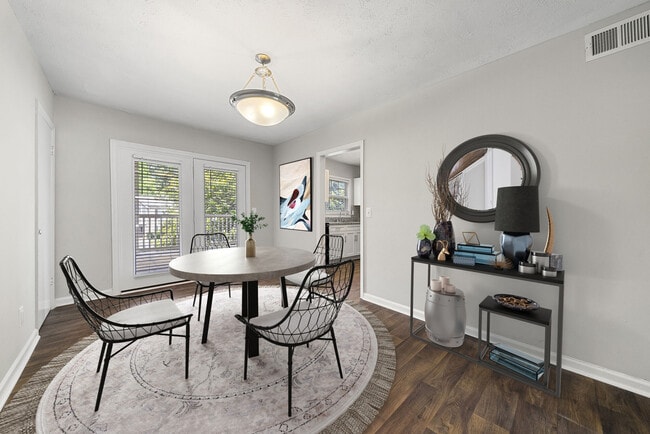 Photo - The Crossing at Henderson Mill Apartment H...