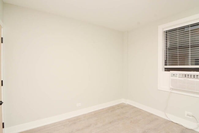 Photo - 510 W Belmont Ave Unidad J2