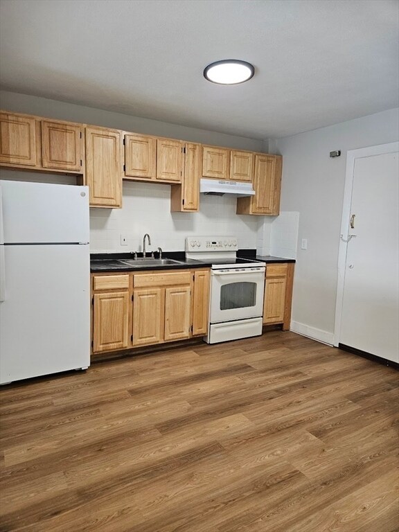 Building Photo - 700 Cummins Hwy Unit 12