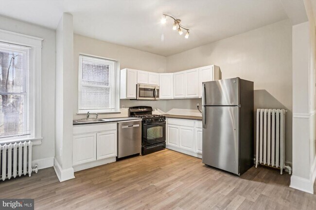 Photo - 150 Seaton Pl NW