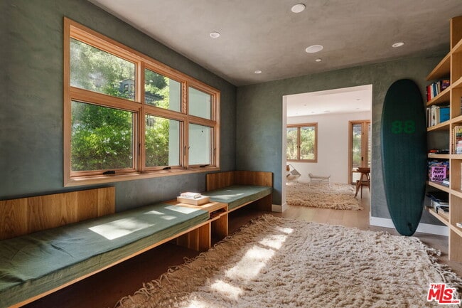 Photo - 1149 Old Topanga Canyon Rd