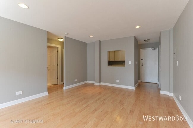 Photo - 3900 N Pine Grove Ave Unit 308