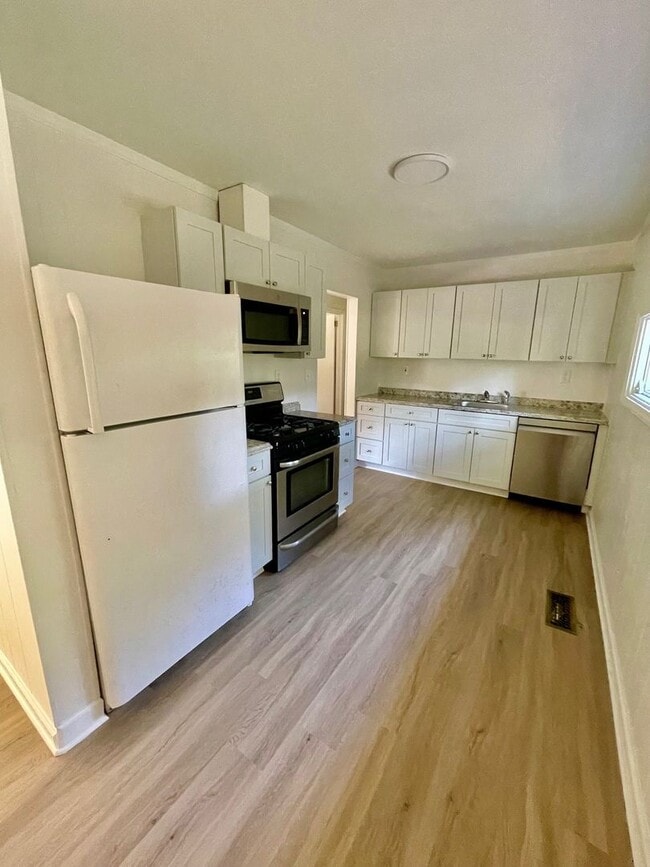 Photo - 210 Meadow Dr