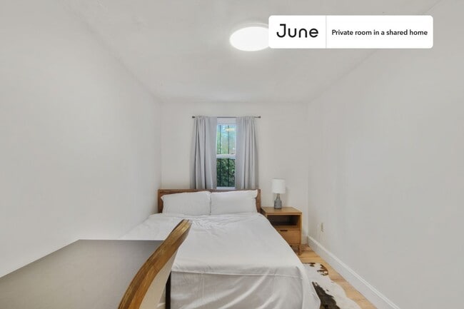 Photo - Room in Shared 3 bed/1 bath home Unit A