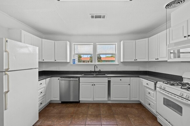 Photo - 5311 Perry Ave