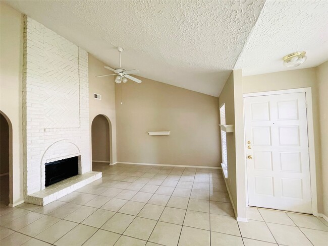 Photo - 19319 Lazy Valley Dr