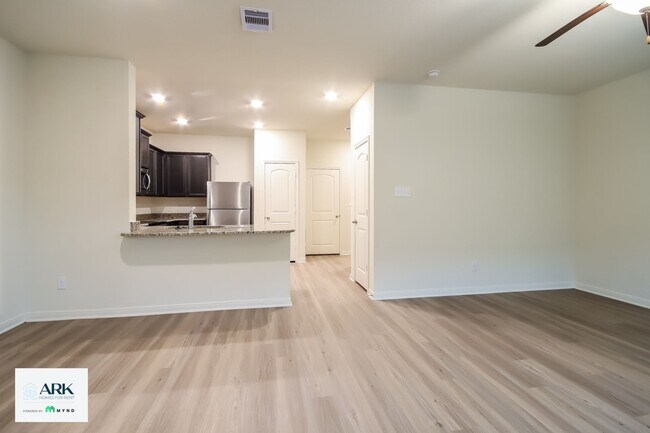 560 Solomon Ln
