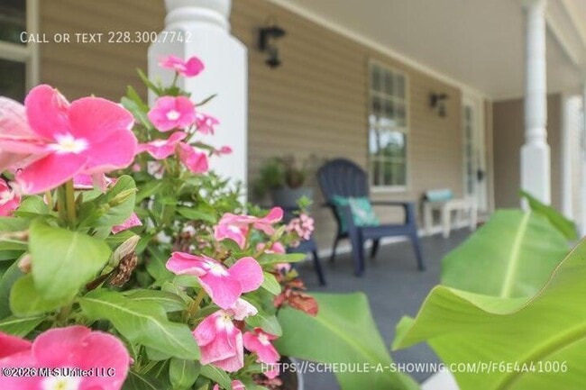 Photo - 912 Maple St