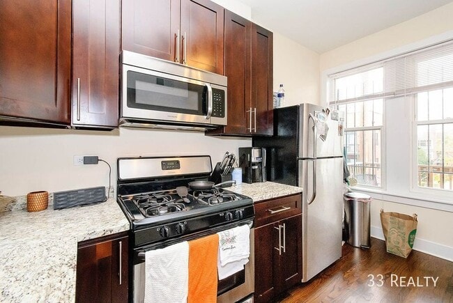 Photo - 2110 W Division-2R Unidad 2R