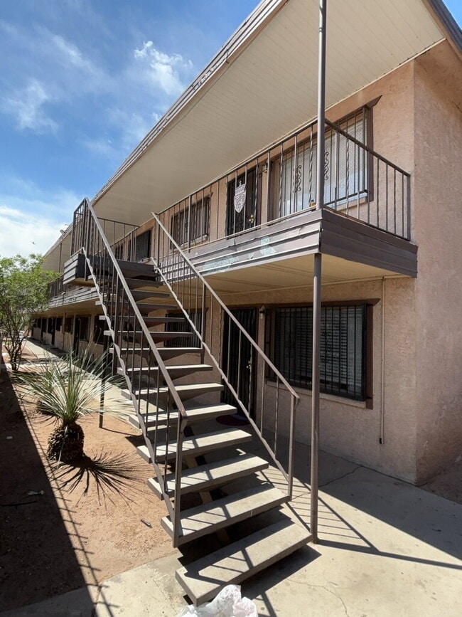 Light & Bright Condo in a Quiet Neighborhood – **First Month's Rent Free*** excludes recurring fees