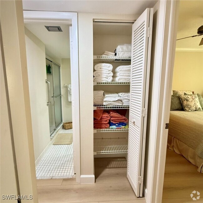 Building Photo - 57 High Point Cir W Unit 201 Rental