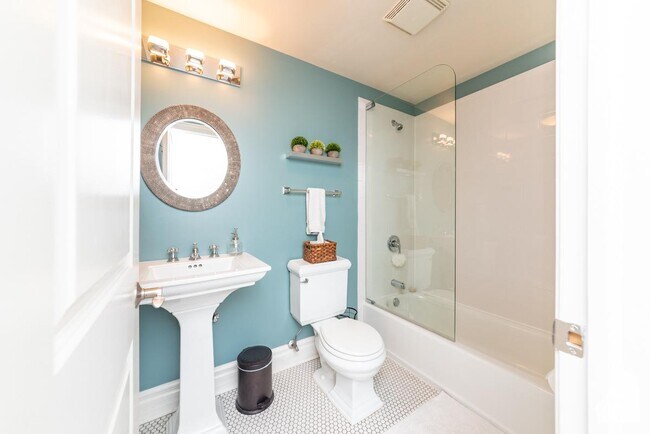 Photo - 2 bedroom in Chicago IL 60614 Unidad B