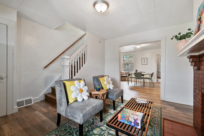 Photo - 2241 Hawthorne Ave