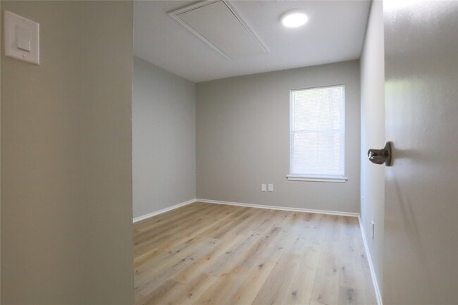 Photo - 2709 S Millbend Dr