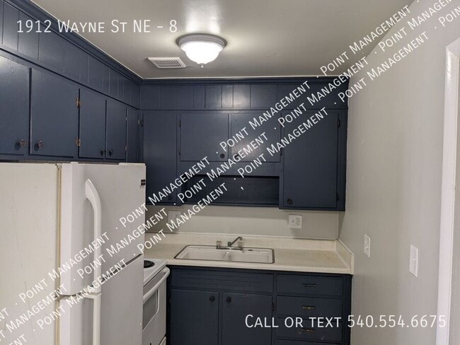 Building Photo - 1912 Wayne St NE Unit 8