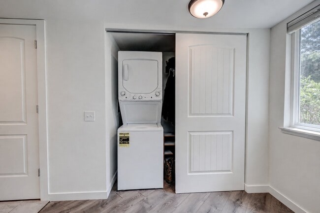 Photo - 9005 Lehigh Ave