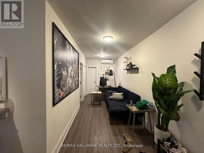 Photo - 595 St Clair Ave W Unit 7