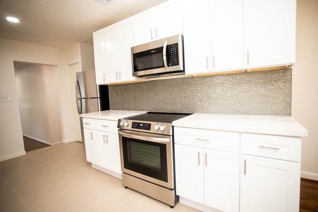 Building Photo - 5415 Palmer St Rental