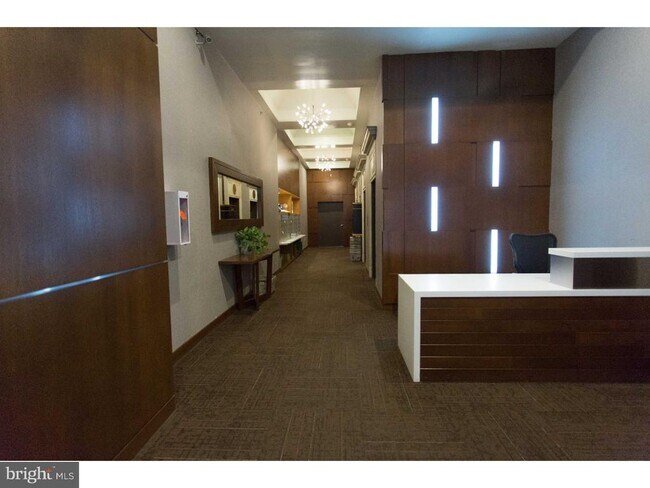 Photo - 1411 Walnut St Unit 309