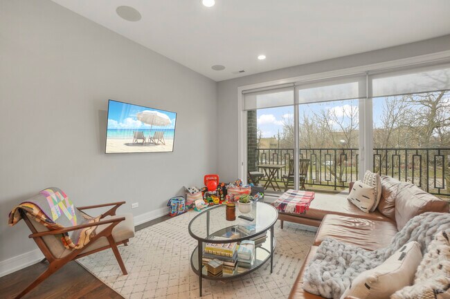 Photo - 1621 N Humboldt Blvd Unit 2S