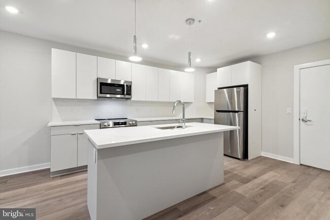 Photo - 3449 Scotts Ln Unit B203