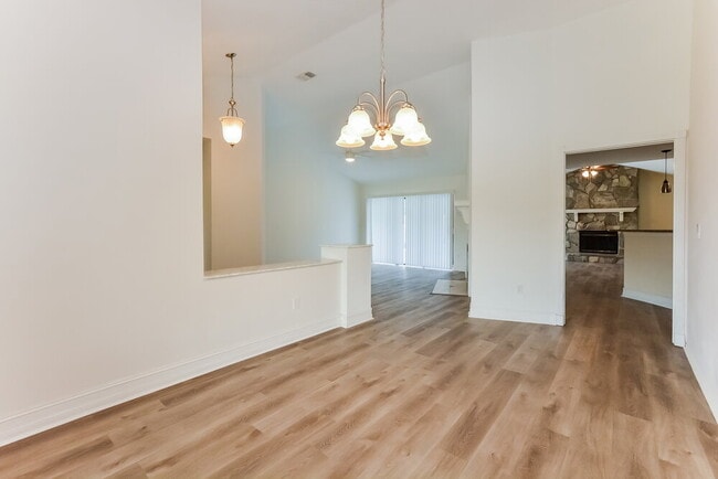 Photo - 748 Tomlinson Terrace