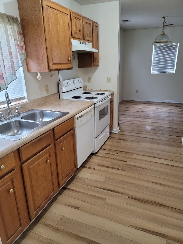 Photo - 346 Railroad Ave