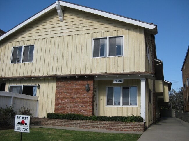 Building Photo - 1440 Centinela Ave Unit Apt 6