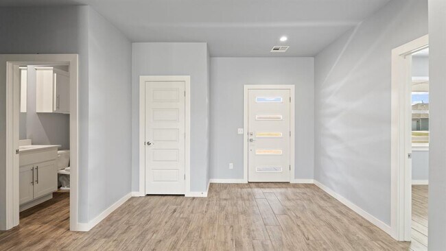 Photo - 213 Olde Ml Ct