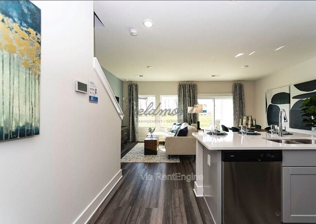 Photo - 429 Ellis Mill St