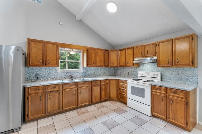 Building Photo - 14519 Oakleaf Dr Rental