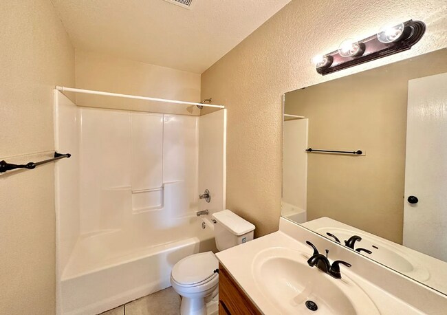 Photo - 4 Bedroom 2 Bath - Convenient Location