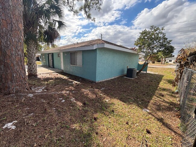 Photo - 3BR 2 BA 1 Car garage w/ community Pool in Vero Highlands