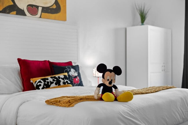 Building Photo - 8303 Palm Pkwy Unit SI ID1520434P