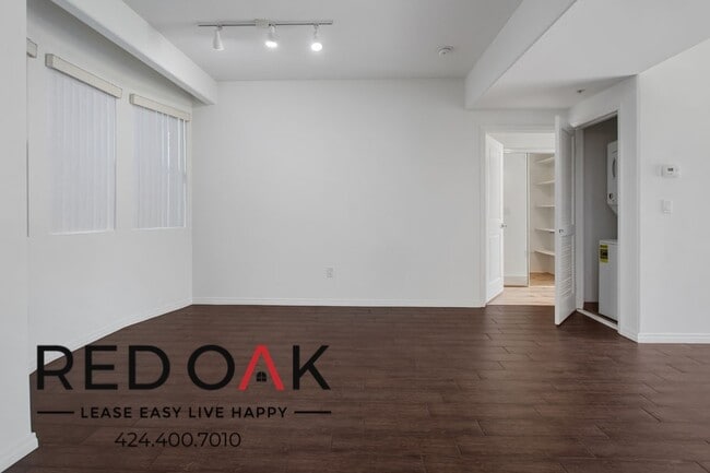 Photo - 11925 Kling St Unit 111