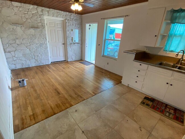 Photo - Sunrise Dr. Duplex Unidad 9192 Sunrise Dr.