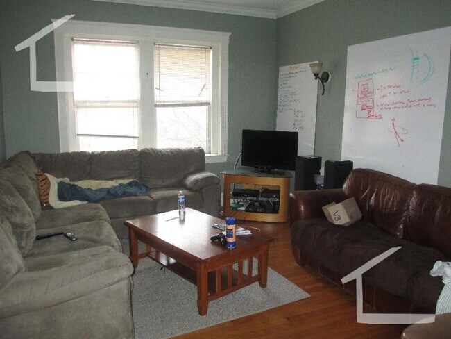 Brookline - 3 bed 2 bath - 8/1 (Washing... - Brookline - 3 bed 2 bath - 8/1    (Washing... Condo