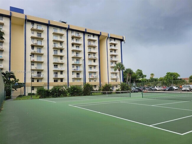 4550 NW 9th St Unit 512E