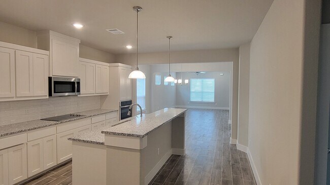 Photo - 3/2/2 Godley ISD + Pet Welcome