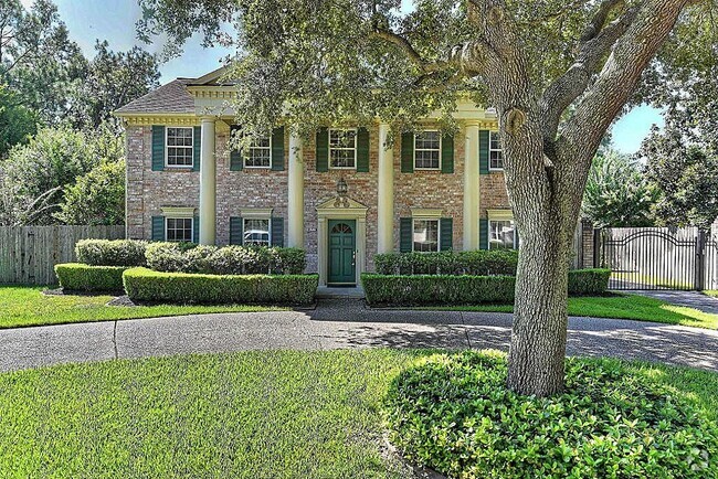 Building Photo - 14627 Carolcrest Dr Rental