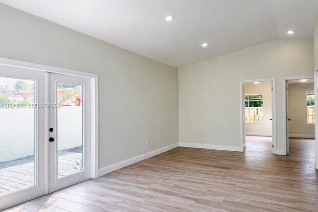 Photo - 1012 NE 17th Ct Unit 3