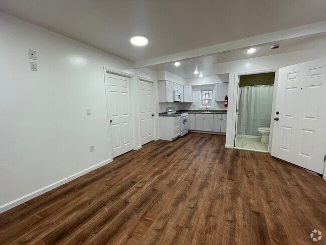 Building Photo - 167 3rd St Unit 2 Rental