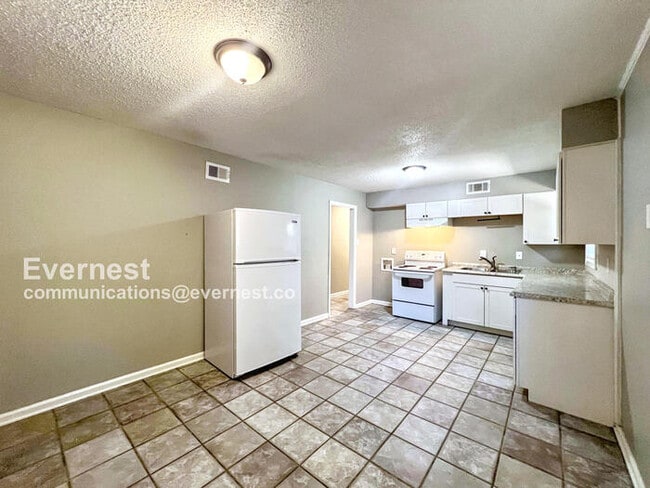 Photo - 6335 Southbridge Dr