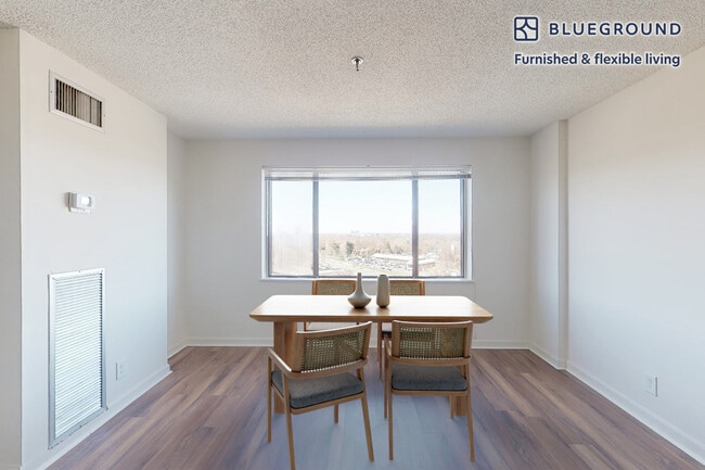 Photo - 2251 Pimmit Dr Unidad FL7-ID6232A