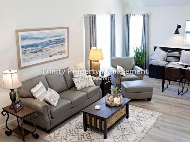 Photo - 110 Edison St