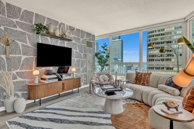 Photo - 340 E Ohio St